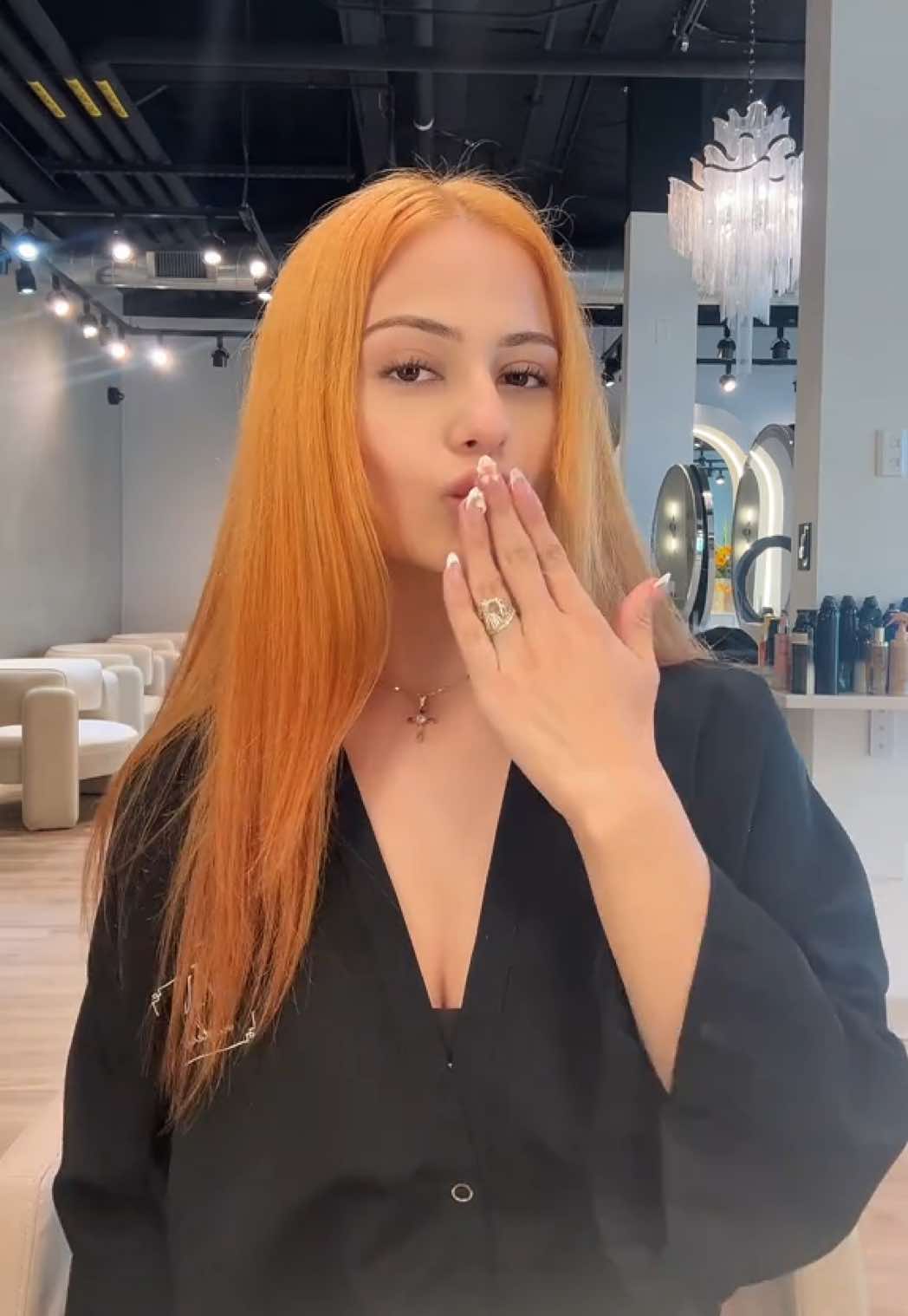 How do yall feel about the hair? 👀 #evelynortiz 