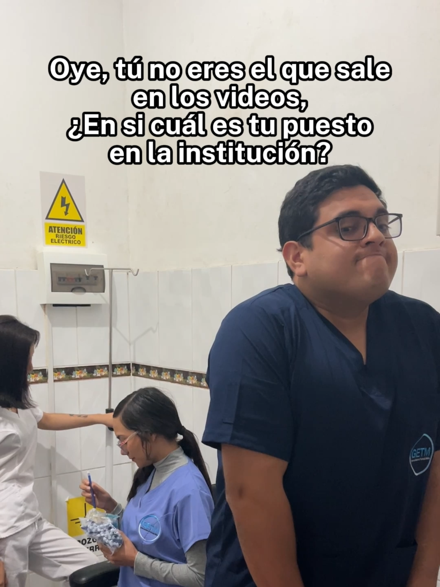 Cuando no te despiden porque eres el amigo del dueño... Teléfonos: +51 960260550 / +51 913049663 Correo: informesgetm@gmail.com Instagram: https://www.instagram.com/informesgetm/ Tik Tok: https://www.tiktok.com/@grupogetm Oficinas : Calle Juan Pablo Fernandini 1238, Pueblo Libre (Lima-Perú) #tecnologomedico #grupodeestudiosdetecnologíamédica #terapiafísicayrehabilitación #laboratorioclínico #capacitaciónconstante #tecnologíamédica