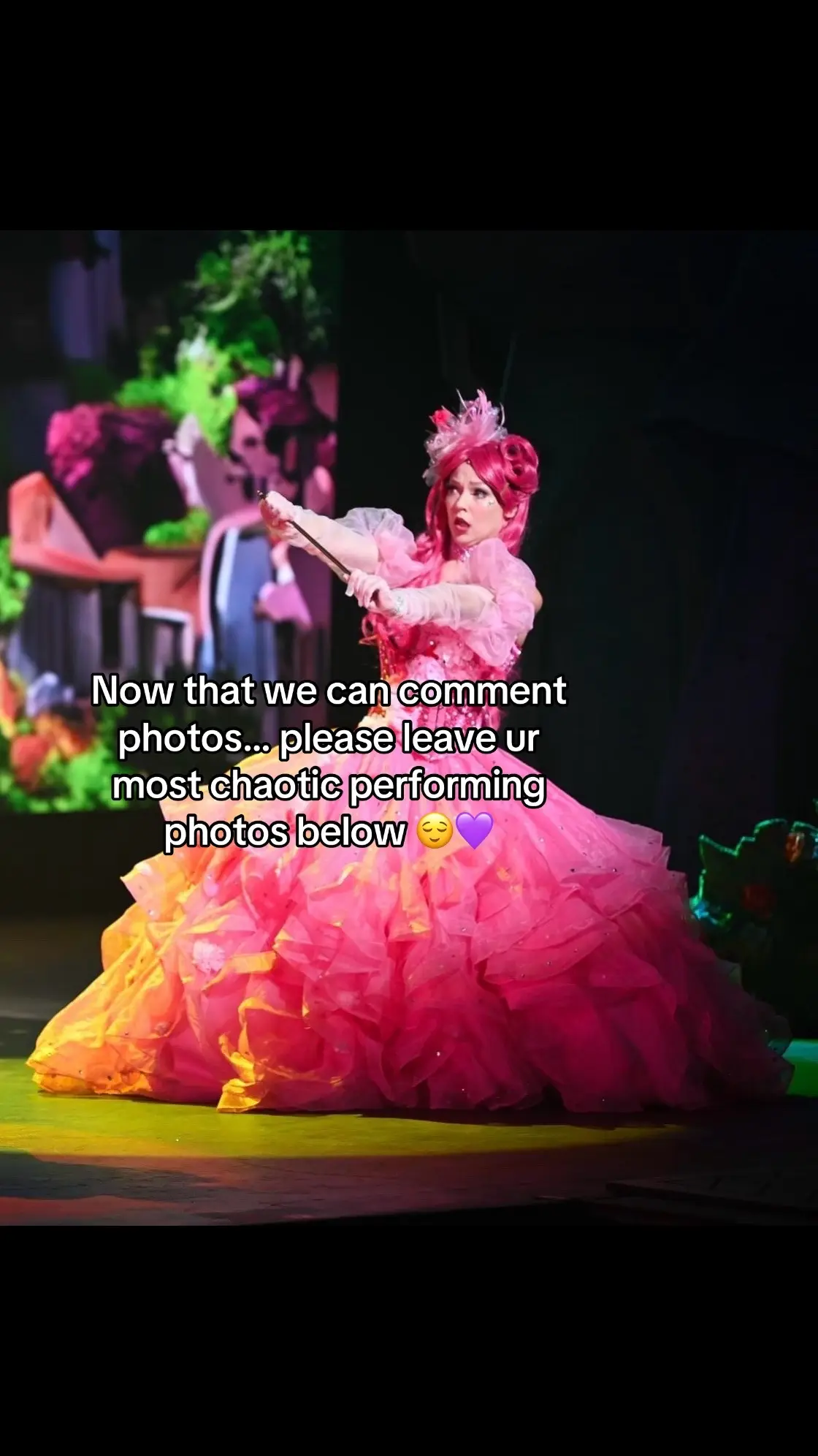 I can’t be the only one looking insane onstage HAHA #musicaltheatre #professionalactor #theatretiktok #theatrelife #fyp #musicaltheatretiktok #theatrekid #theatretok #actor #glinda 