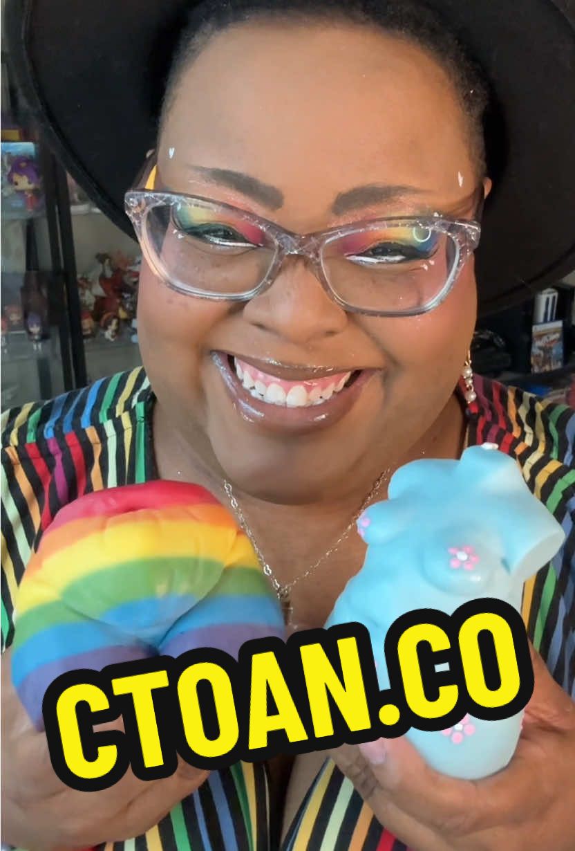 @Jodyann Morgan (Fat Candles!) makes beautiful art work, please check them out or share this with someone who would love them!  Happy Pride Starlights!  #ctoan #ctoancandles #candles #pridemonth #SmallBusiness #blackqueer 