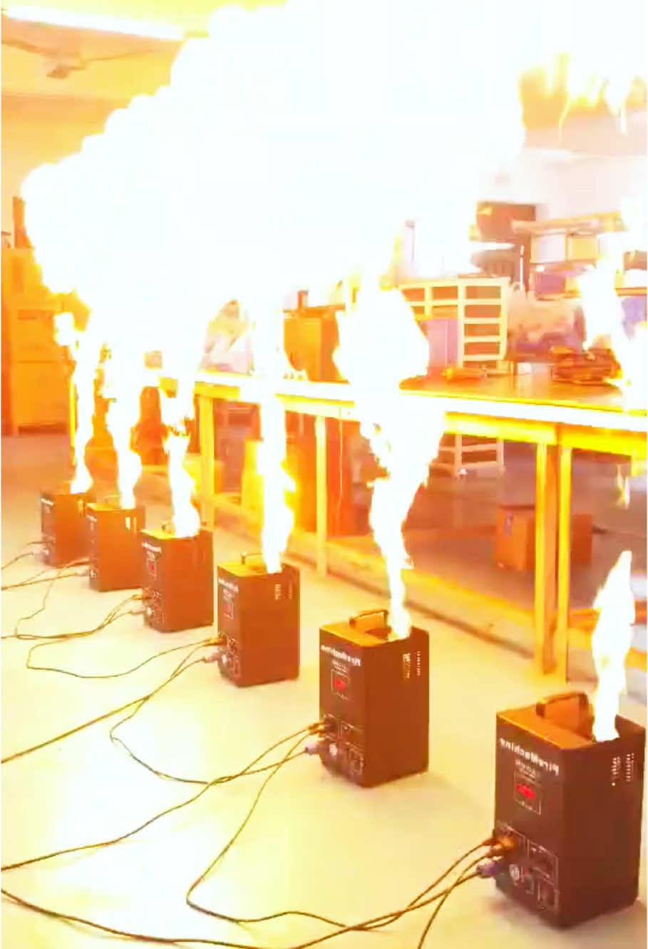 Stage Special Effects: Flame Machine, factory price, warmly welcome to consult #stagefx #stageeffects #HontimSFX #evento #efectos #show #partytime #DMX512 