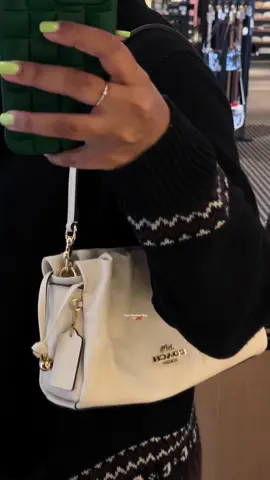 @Coach ✨🫶🏽💗 #coach #fayeshoulderbag #coachemployee #coachoutletemployee #coachoutlet #fyp #girltok #pursecollection #coachoutlet #shopping #retailtherapy #pursetok #fayeshoulderbag #coquette #dreamy #chic #elegant #coachnewarrival #sneakpeak #update #shopping #CoachGirl #CoachJune4 #GirlyThings #Cute #NewDropAlert #newcollections #summerbag #handbagtiktok #pinkdenim #pursetok #purseaddict #coachhaul #coachcollection #creatorsearchinsights #ShoulderBag #Girlie #Cute #shoulderbags #newfashion #news #blackgirl #blackgirls #blackgirlluxury #blackgirlfollowtrain #minivlog #minivlogs #minivlogaesthetic #minivlogblackgirledition #blackgirlminivlog #blackgirlminivlogs #Vlog #Vlogs #vlogger #aesthetic #aesthetics #vlogtiktok #weekend #weekendvlog #dayinmylife #dayinthelife 