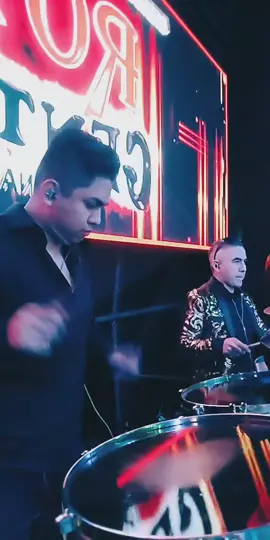ESA CHICHA ESTA LLORANDO ROY Y LOS GENTILES 🍺😎🎼🥁 chichita con clase @ROY Y LOS GENTILES OFICIAL  #lima  #timbales  #TikTokLIVE #livehighlights 