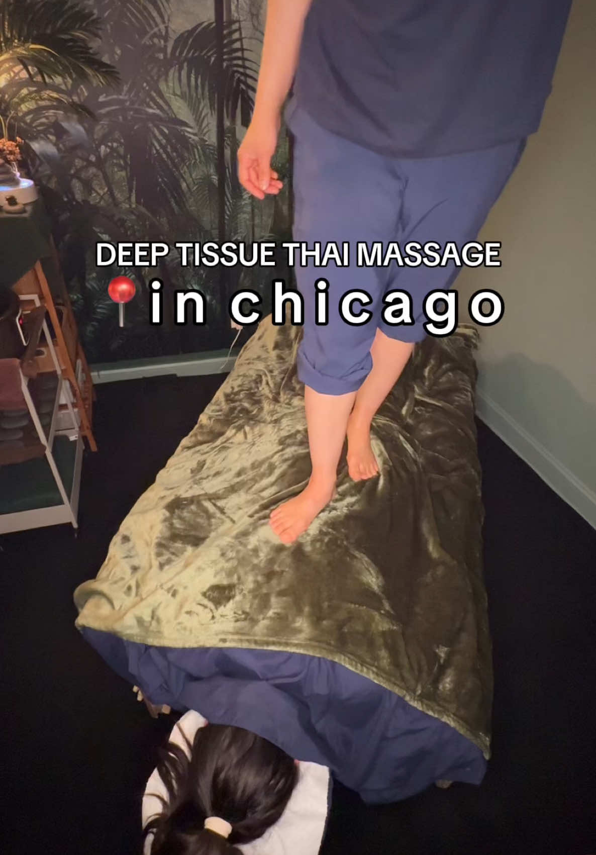 This new massage spot in Old, Town Chicago is a gem of a find!! ad 💆‍♀️ #littleforestmassagepartner #chicagomassage #chicagospa #thingstodoinchicago #oldtownchicago #thaimassage 