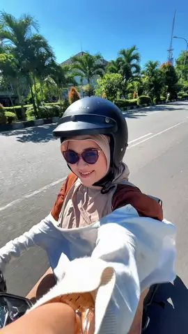 A Day in My Life as a Wedding Content Creator📷 ༘ Dari meeting pagi, beauty session, sampai sesi hectic di rumah pengantin—semuanya harus satset dan gercep! Untung ada Yamaha Gear Ultima 125 Hybrid S, partner andalan yang selalu siap nemenin ke mana punִ𐙚 #weddingcontentcreator #yamahagearultima125hybrids #HybridHebat #motorhebat #motorhebatkuat 