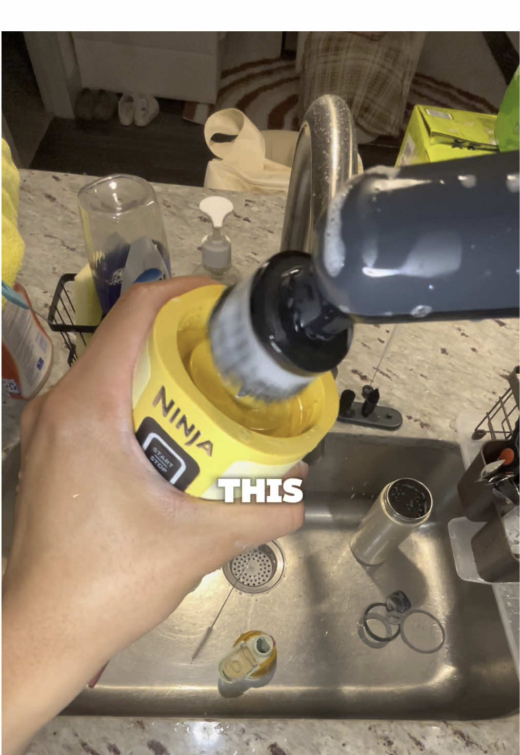 How to wash dishes the fast and easy way 😎 @Fanttik  #fanttik #electricscrubber #scrubbing #cleaning #kitchengadgets #CapCut 