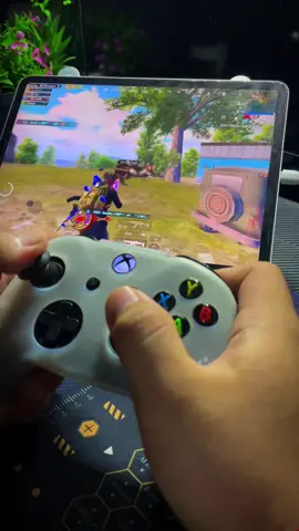 Playing pubg using controller 🙄🤍#pubgmobile #viral #fyp #viralvideo #fyppppppppppppppppppppppp 