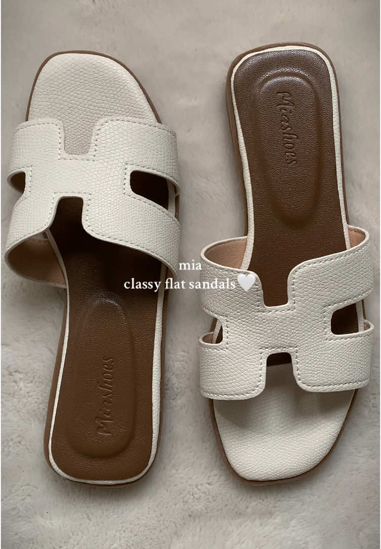 perfect for gala wt ur bestie! 🤍🥂 #miashoeshop #flatsandals #sandal #fyp #makeitviral #outfitideas #viral #girls #cutesandals #fyppppppppppppppppppppppp 