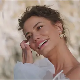 masallardaki gibi güzelsin🤍 #eşrefrüya #demetözdemir #demetozdemir #eşsan #essan #esrefruya #деметоздемир #aşktaktikleri #aşktaktikleri2 #asktaktikleri 