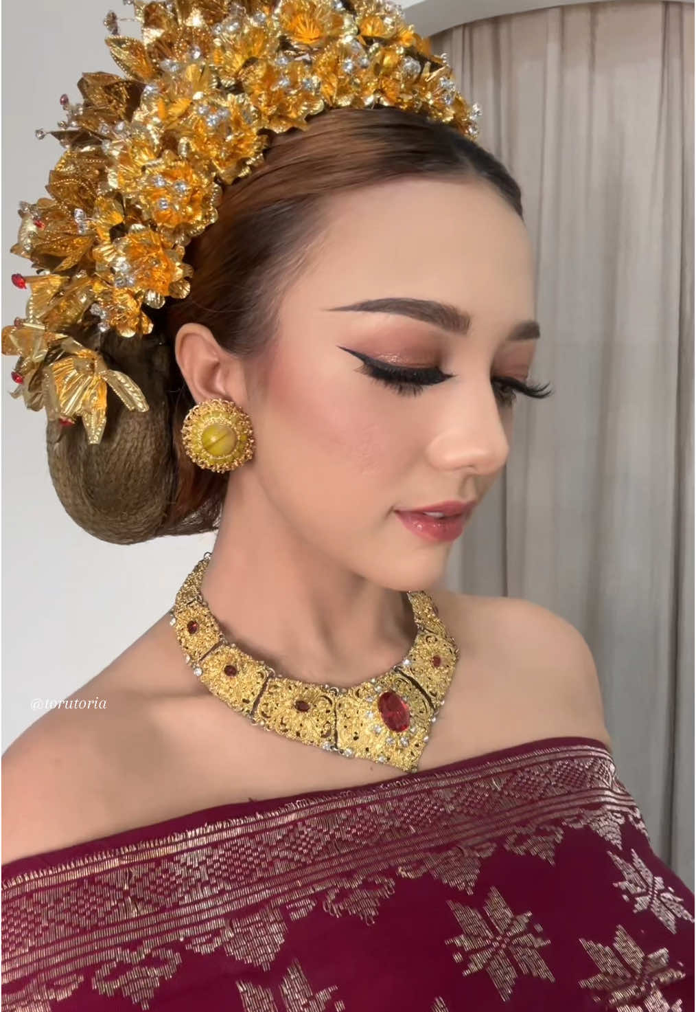 felt so stunning with this traditional look ❤️ #riasbali #makeupadat #balinesemakeup #weddingmakeuplook #model #musebali 