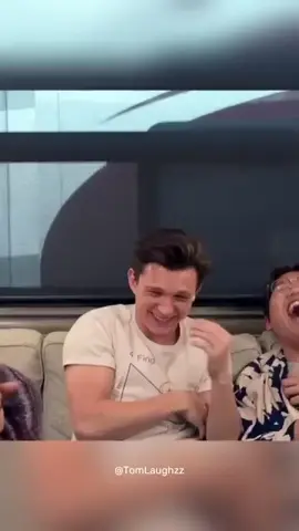 Tom Holland Laughts to viral videos #tomholland #funny #viralvideos