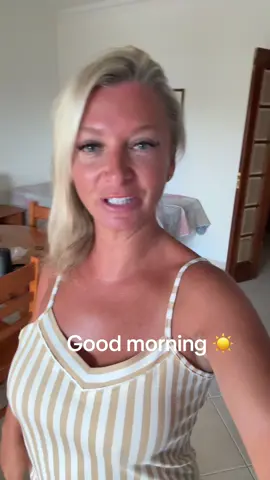 Good morning from not so sunny Portugal but hot still !! #viral #portugal🇵🇹 #weather #holiday #foryoupage❤️❤️ #momtok #goodvibes #relaxing #influencer #model 
