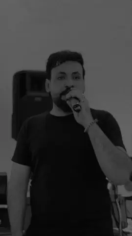 علقوا احرف انكليزي