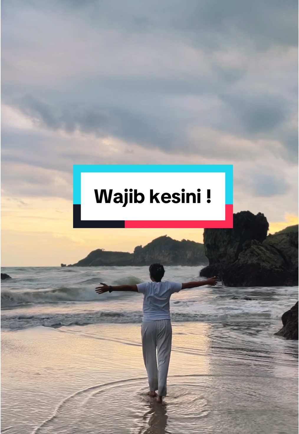 Kalo besong di kupang wajib kesini. #fypage #fyppppppppppppppppppppppp #nttpride🏝🔥 #nttpride🏝🔥 #nttpride🏝🔥kupangntt💯 #kupangtiktok #beranda #viewers #tiktokviral #beachvibes #baun #pantaifautsene #oesainbeach🌊 
