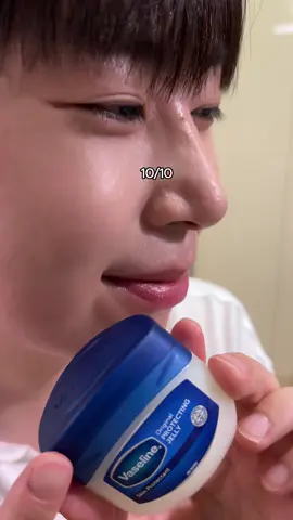 Vaseline + floss = ultimate budget hack 💸💥 #lipcare #lipcareroutine #lipcaretips #koreanskincare #koreanskincaretips #vaseline #lipcareproducts 