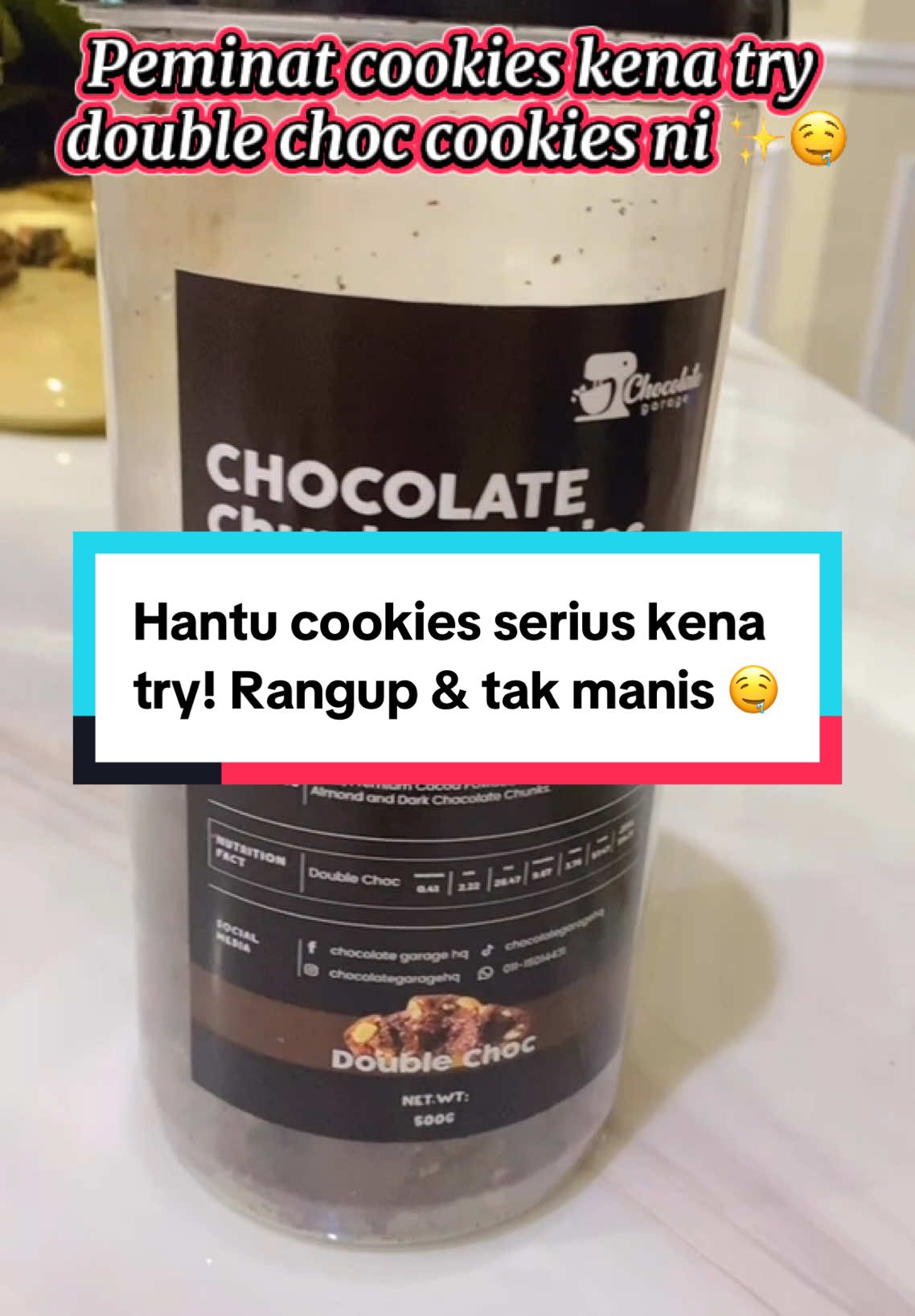 Memang sedap sangat cookies ni ! Tak manis sangat & rasa premium chocolate tu sedapp ✨😍#cookies #doublechoccookies #darkchocolate #darkchococookie #cookiespremium #chocolatechunkcookies #cookiesviral #biskut #chocolate #chocolatelover #chocolovers #cookieslover