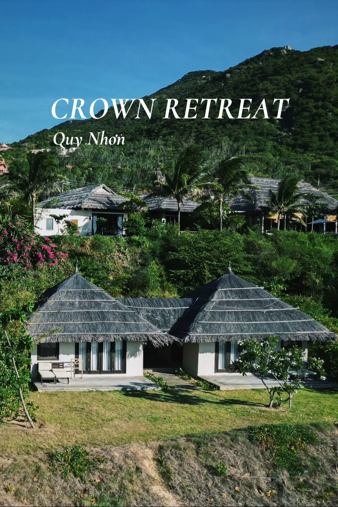 Crown Retreat Quy Nhơn nằm sát biển, lọt thỏm giữa hàng dừa và nắng vàng – đúng kiểu “bỏ phố về chill”. Phòng bungalow mái tranh siêu lạ, sống ảo lên hình nhìn cứ tưởng đang ở Bali 📸. Không ồn ào, không chen chúc – chỉ có bạn, thiên nhiên và sự bình yên tuyệt đối 🍃. #crownretreatquynhon #quynhon #retreat #travel #vietnam #combo #voucher #dulich 