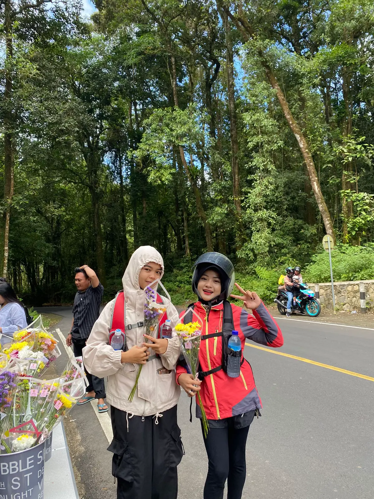 Minggu part2 #bungasegar #freshflowers #freshflowers💐 #bungasembalun #fyp #lomboktiktok #lombok #viral #buketlotim #viral #lomboktiktok_fyp #sembalun #bungafresh #sebau #freshflowersebau #fyppppppppppppppppppppppp 