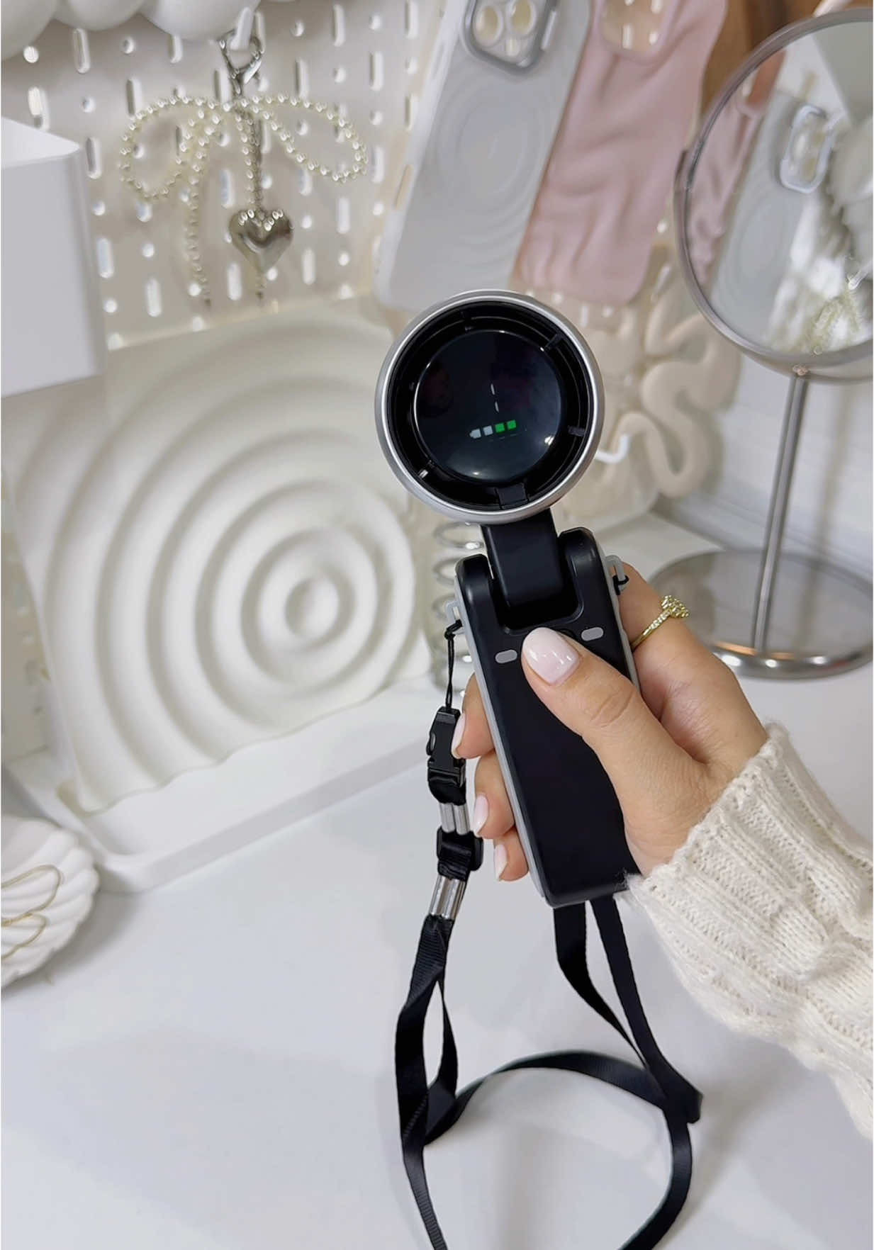Mini foldable Turbo Fan, 3000mAh, upto 8hrs battery life 🖤 #minifan #foldablefan #portablefan #turbofan #minifans #minifanforstudent #minifanrechargeable 