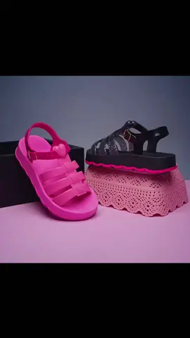sandália lulu De: 39,99 Por: 27,93 🤌🏼❤️ link nos comentários 🛍 #calcados #infantil #sandaliasfemininas #viralvideos #oferta 