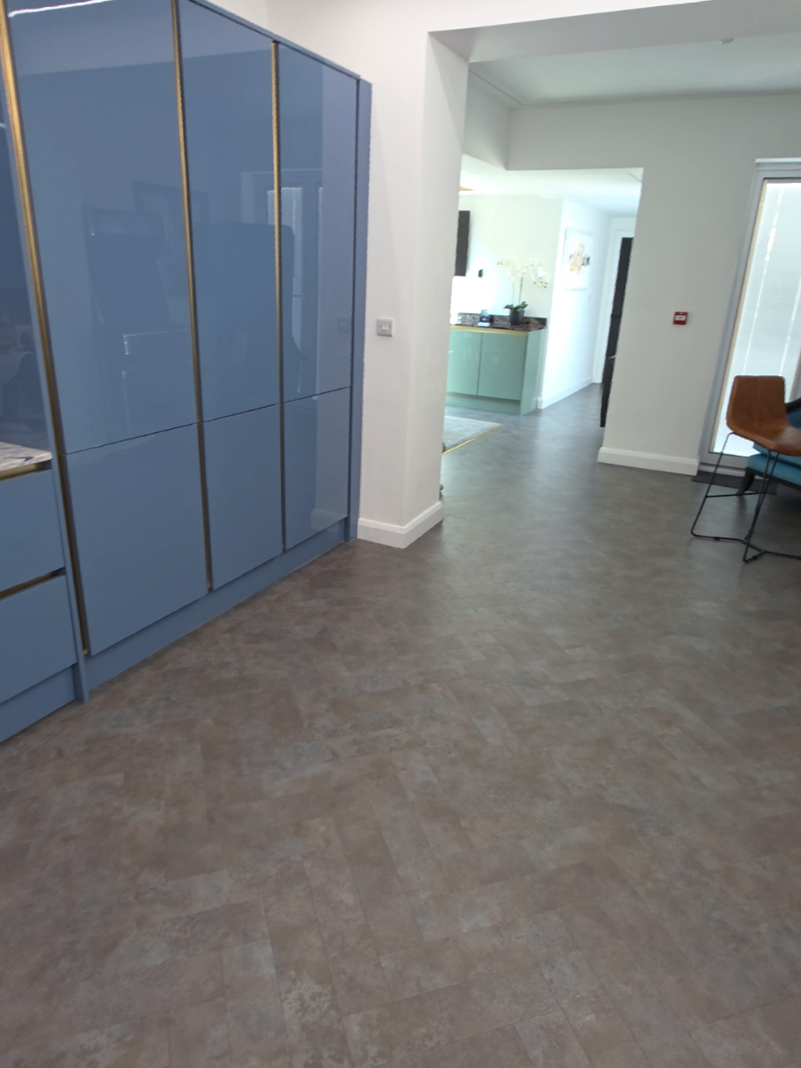 have you seen this luxury holiday family apartment here in Blackpool? #holiday #luxury #rich #tour #apartment #apartmenttour #beautiful #placestostay #luxurylife #woww #amazing #fyp #fypluxury #holidayapartments #familyholiday #fypholiday #familyholidays 