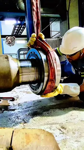 🐻🔧 instalação de rolamento em eixo intermediário 2 de redutor divisor de torque 🔧🐻 #gearbox #rolamentos #gearbox 