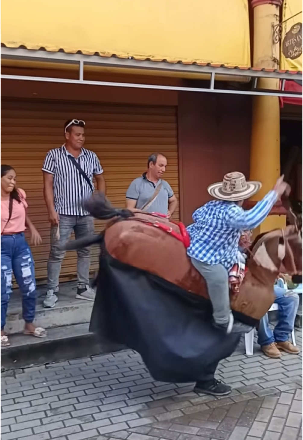 He got ‘em good😂 #foryoupage #fyp #viral #fakehorse 