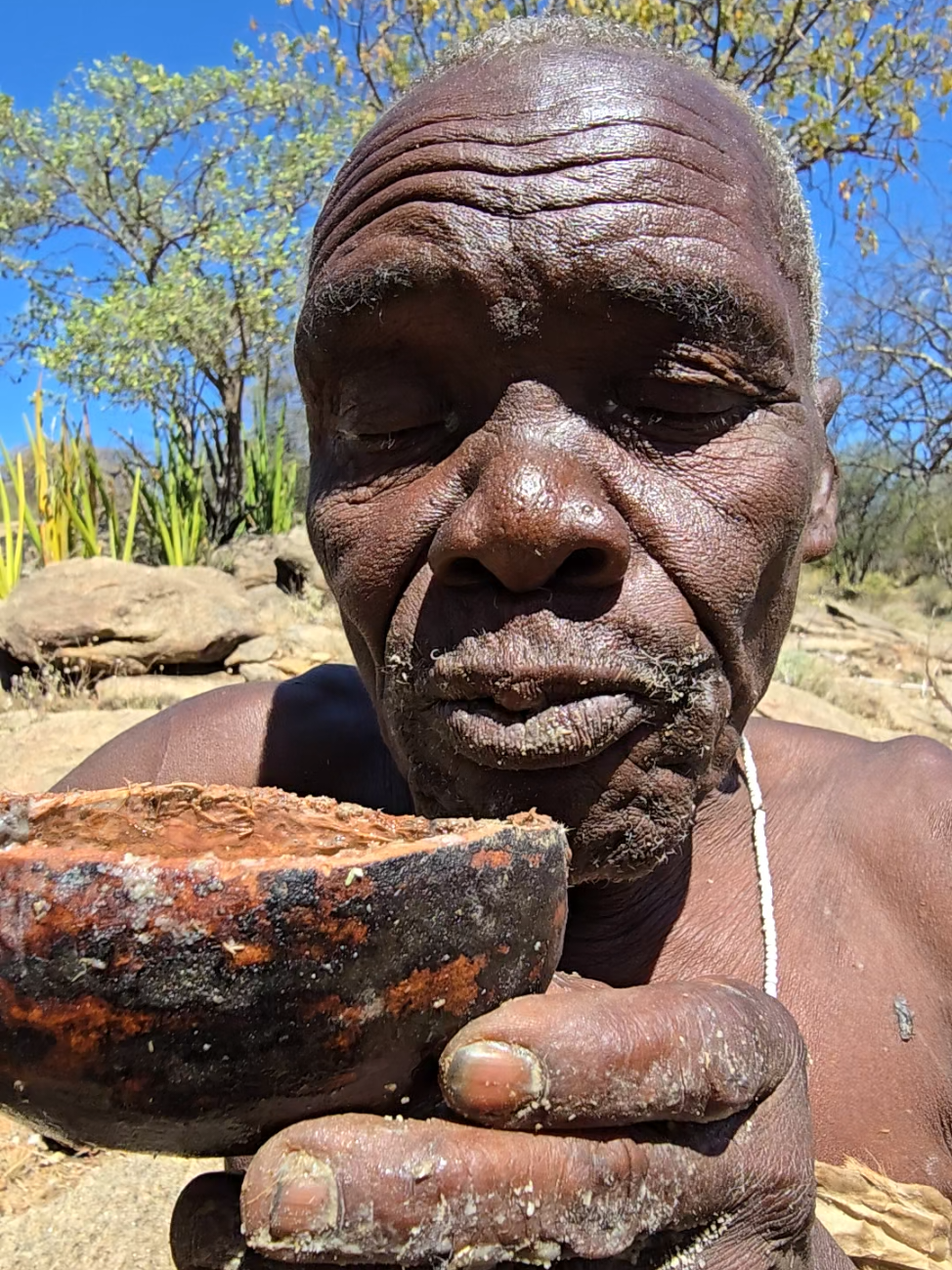 old is gold ✨️ #dudukwe #hadzabetribe #wildlife #africancrazylife #waterforlife #localfood #fyp #foryou #viralvideo #chaaba 