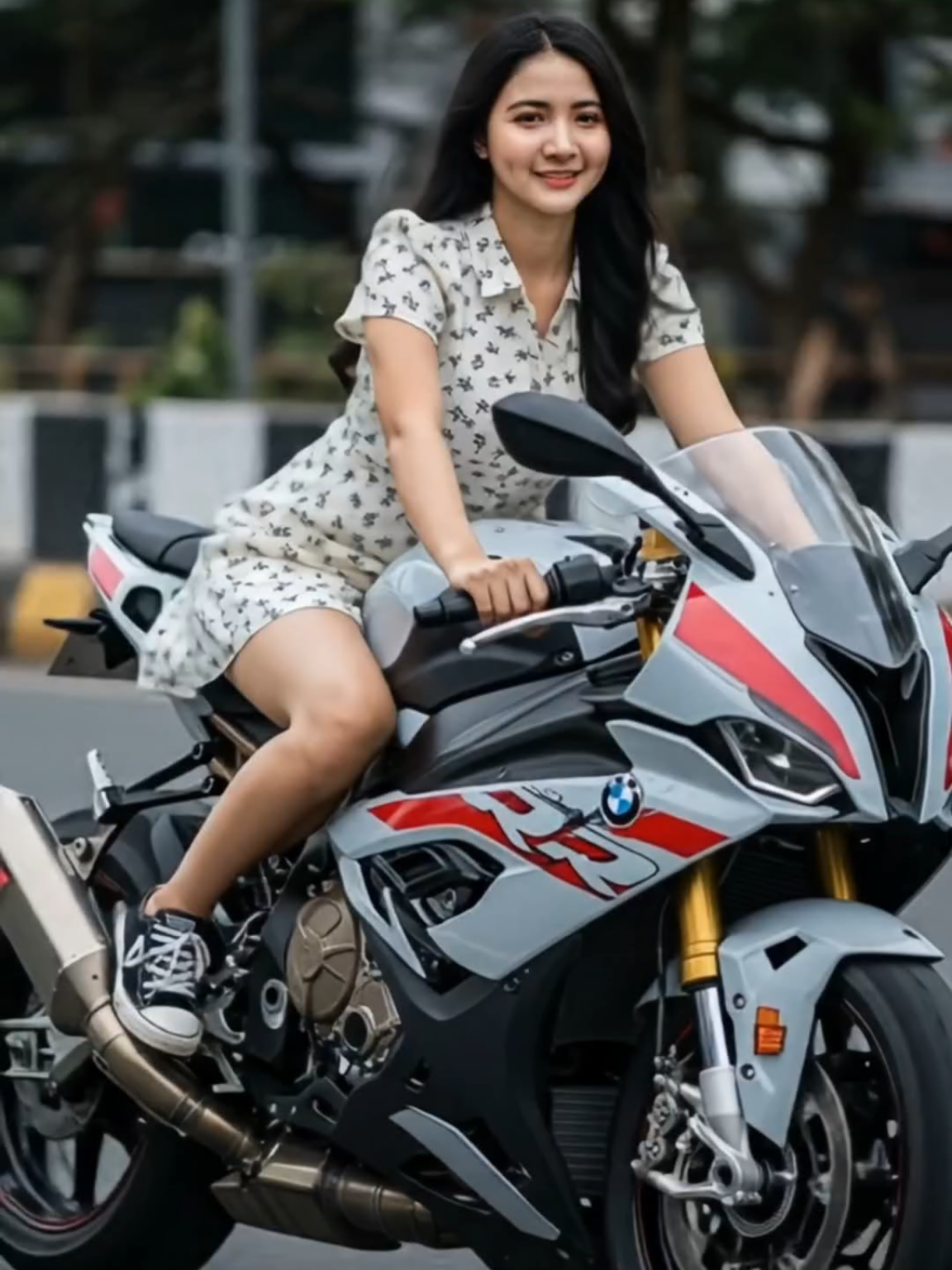 Buat yang minta aku pake BMW M1000RR 2 milyar 🥴 #bmwm1000rr #bmw 