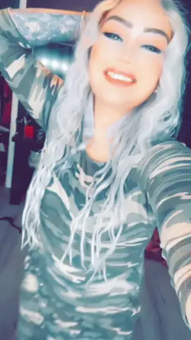 These bitches way too easy 👻 that goes for all genders if you act the part.