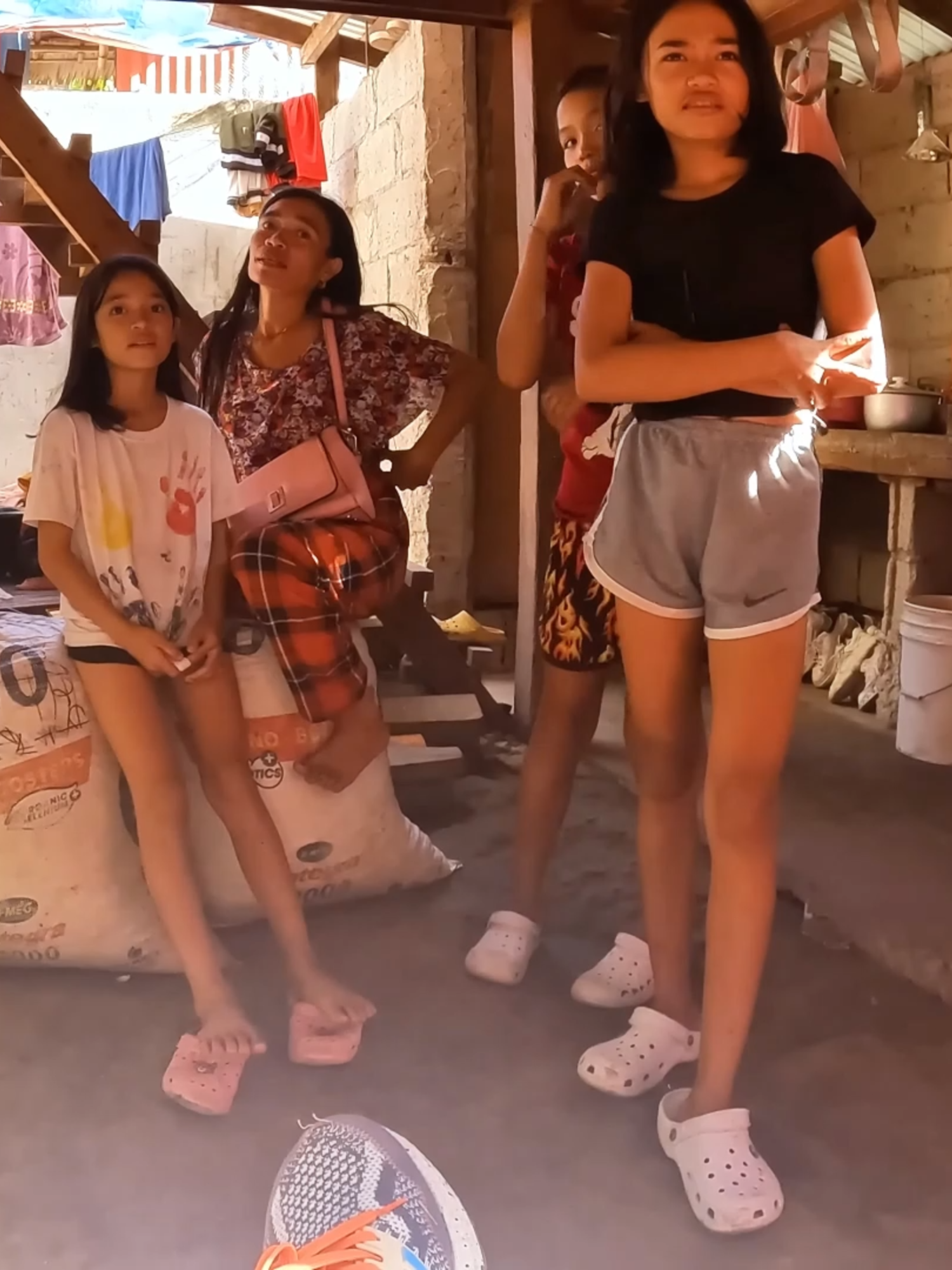 a family with 10 girls #filipina #filipinagirl #philippines #province