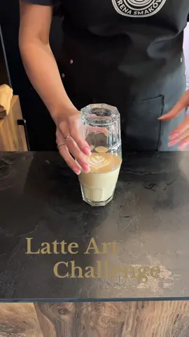 Nie wierzyliśmy że to się uda…aż do teraz 🤯 #cracow #coffee #latteart #challenge #kawa #dc #tauronarena #krakow #kawiarnia #barista #coffehause 