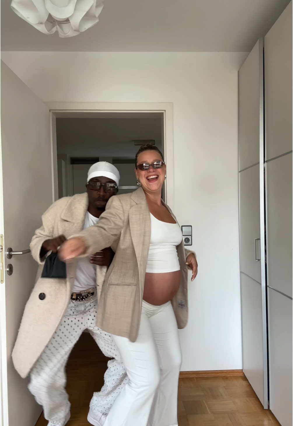 Antwort auf @MelT82 na hoffentlich tanzt das Baby einfach so raus 😅🤰🏻💗  Dc: @Regina Eigbe  @Iceboygermany  #pregnant #pregnancy #2025baby #schwangerschaft #mixedcouple #longdistancerelationship #augustbaby #interracialcouple #fernbeziehung #schwanger #mumtobe #dance #afro #bumpdate #momtobe #fy #fyp 