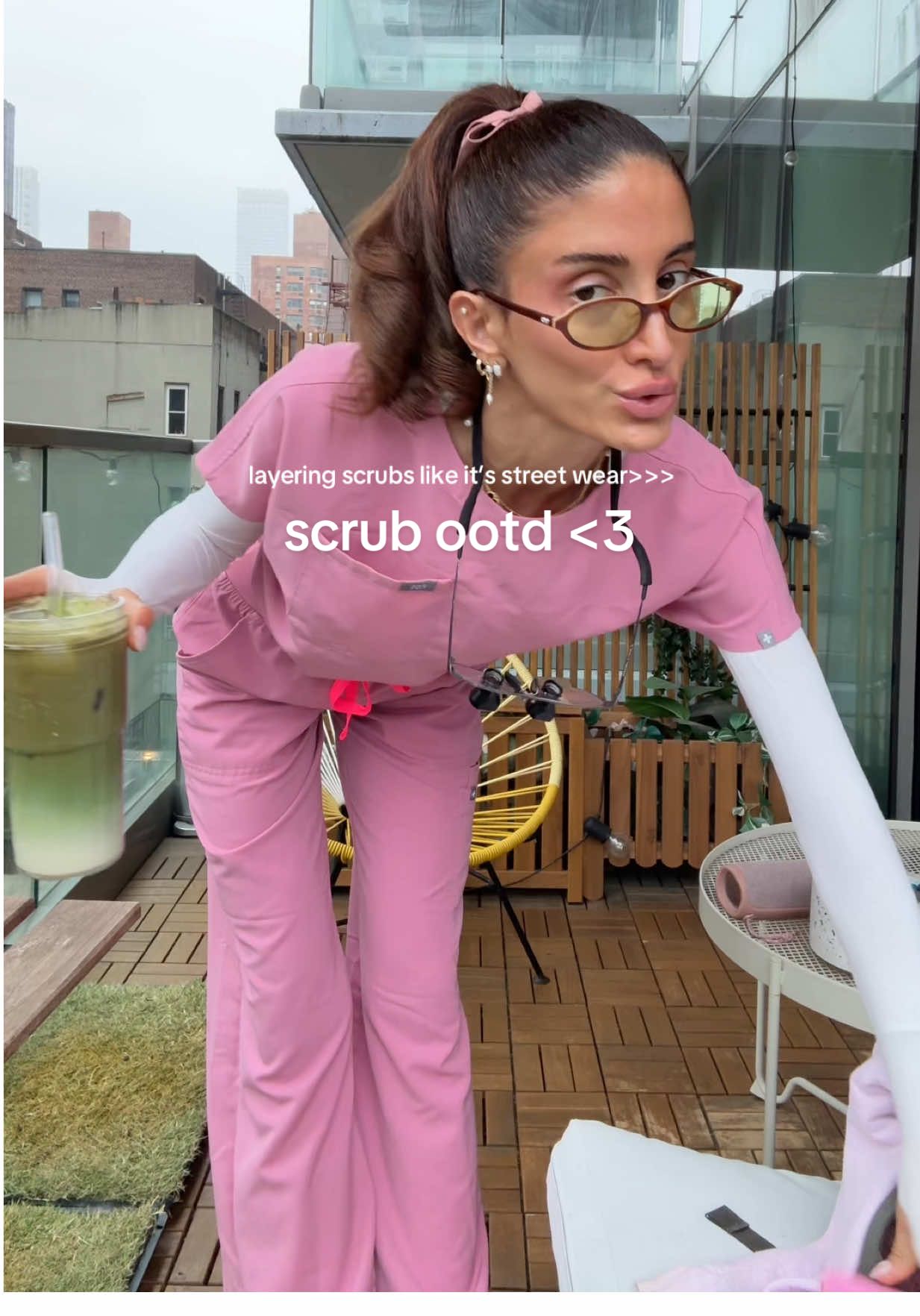 the bolero is under the scrubs are we HAPPY NOW!!!! #OOTD #styleinspo #outfitinspo #dentalstudent @wearfigs  