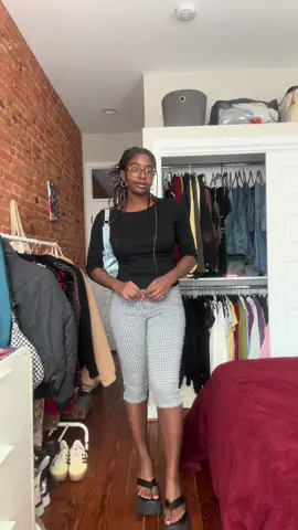 twisted tf out my ankle in these but must keep them on for the fit 🫡   #outfitideas #fashiontips #blackgirlstyleinspo #capris #summeroutfitinspo 