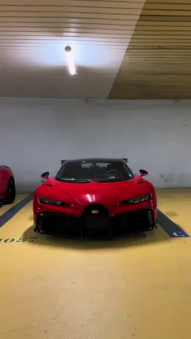 My favorite : Bugatti Chiron PurSport 😈 #bugattichiron #bugatti #chironpursport #chiron #w16 #w16engine #bugattichironpursport #best #hypercars #hypercar #carbon #carbonfiber #monaco #cars #car @bugatti 