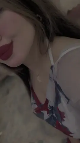 ‏رخيص من يعطي شعورهَ الشخصين 😀.