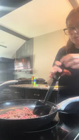 Making lunch!! Rice pilaf with hamburger!! 