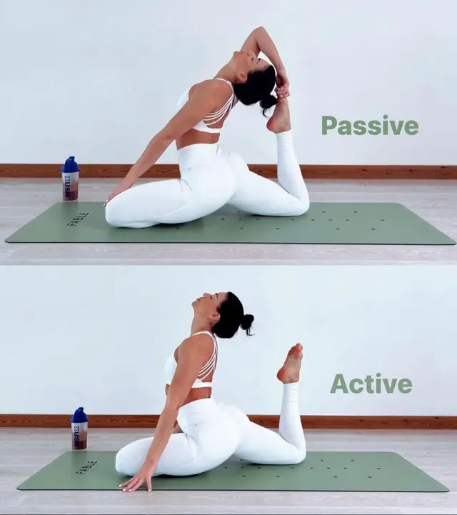 Active vs passive stretching  Active Stretching: In active stretching, there is no external force being provided. You are actively moving one muscle group to stretch another. Passive Stretching: There is an external force being provided. You are being stretched instead of actively stretching. Passive stretching can be accomplished through partner stretches, using stretching accessories and/or just using gravity to assist your stretch.  #stretch #mobility #flexibility 