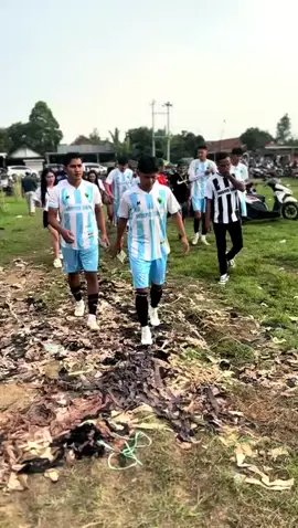 Kalah menang itu hal biasa, yang penting kita udah usaha & bermain semaksimal mungkin😊