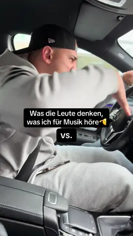 Wer will mit Momoku im Auto Viben?🕺🏽 #anime #animefyp #animeopening #animerapper #animevibe #animemusik #animecomedy #differents #momoku 