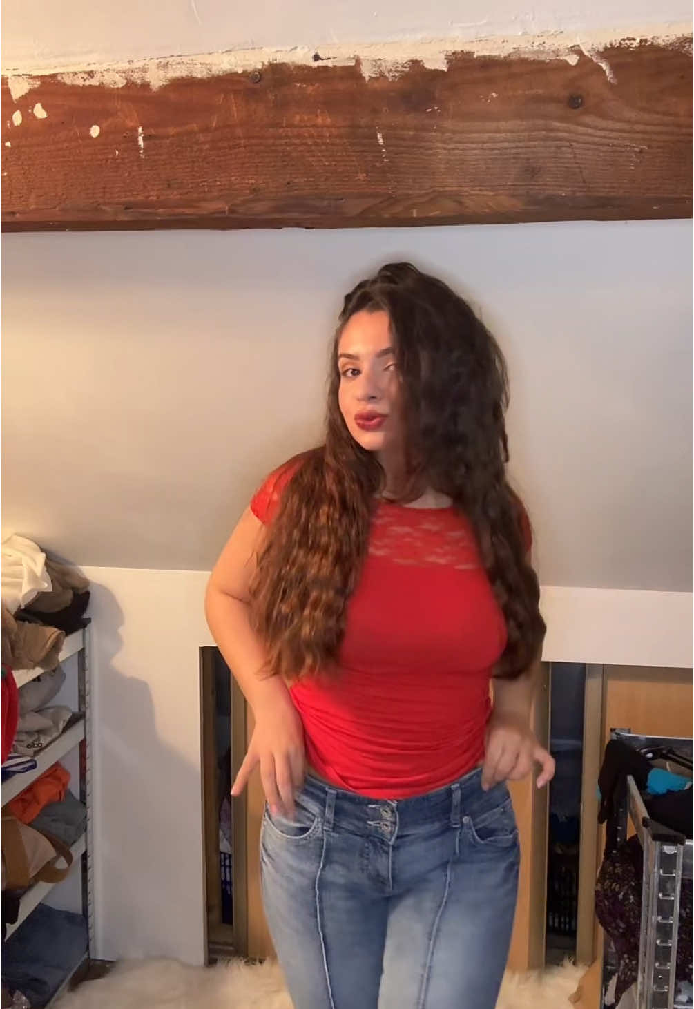 Les bijoux complètent vraiment la tenue, vous ne trouvez pas? J’aime trop ce que @BERSHKA propose!! #fyp #OOTD #fashiontiktok #pourtoii #foryoupage❤️❤️ #tenuedujour 