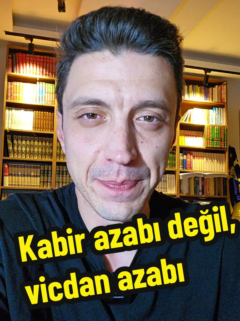 Kabir azabı yerine vicdan azabını anlatabilseydik, böceklerden, örümceklerden, mezardan, topraktan değil; Allah'tan korkan, kuldan utanan ve hakka hakikate riayet eden erdemli bir toplum oluşturabilirdik.... #hzmuhammedsav #kuran #kuranıkerim #müslüman #