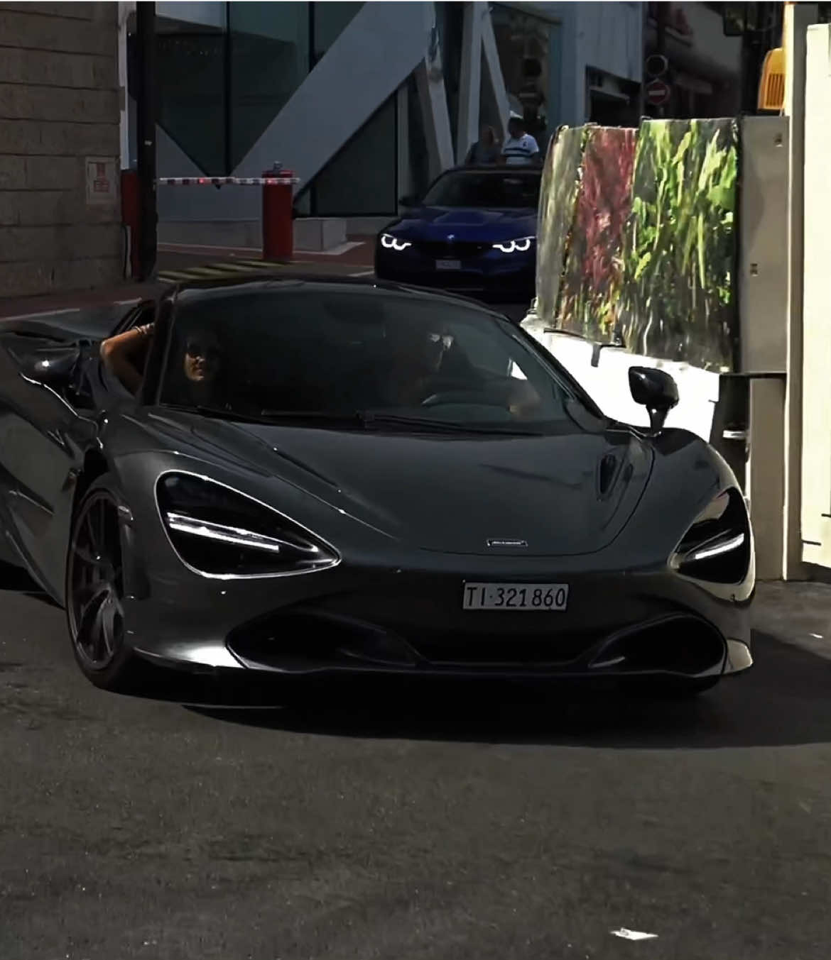 Carbon Fiber McLaren 720s #cartok #nightdrive #carspotting #carcommunity #mclaren #720s #monaco