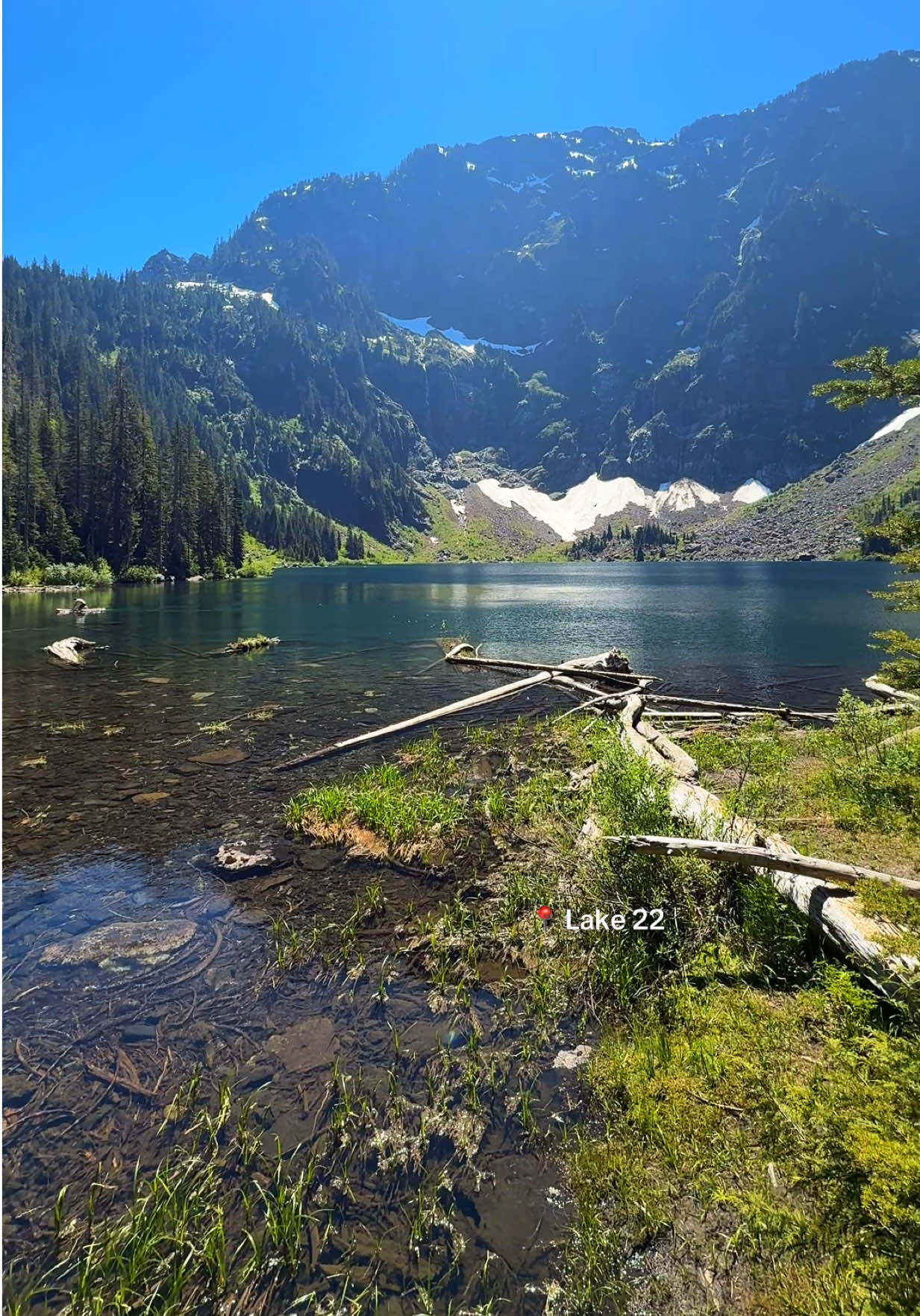 This trail will be closed M-F starting July 15th-October 31 due to maintenance work. So if you’re looking for a week day hike, I’d do it before then! 💙 #lake22 #lakwtwentytwo #snoqualmiepass #snowqualmie #alpinelake #pinetrees #lake #washingtonhikes #washington #pnw #pacificnorthwest #pnwhiking #pnwonderland #bluelake #hiketok #hiker #hikersoftiktok 