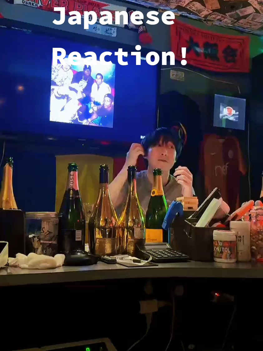 Start a new prank at Crystal! Keep Close!!##osaka @funny.funx #japan 