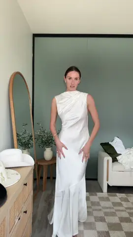 To stitch or not to stitch what do you think???  🫠 #courthousewedding #courthouseweddingdress #weddingdressinspo #weddingdresses #2025bride #bridetobe #bridetok #tallgirlproblems 