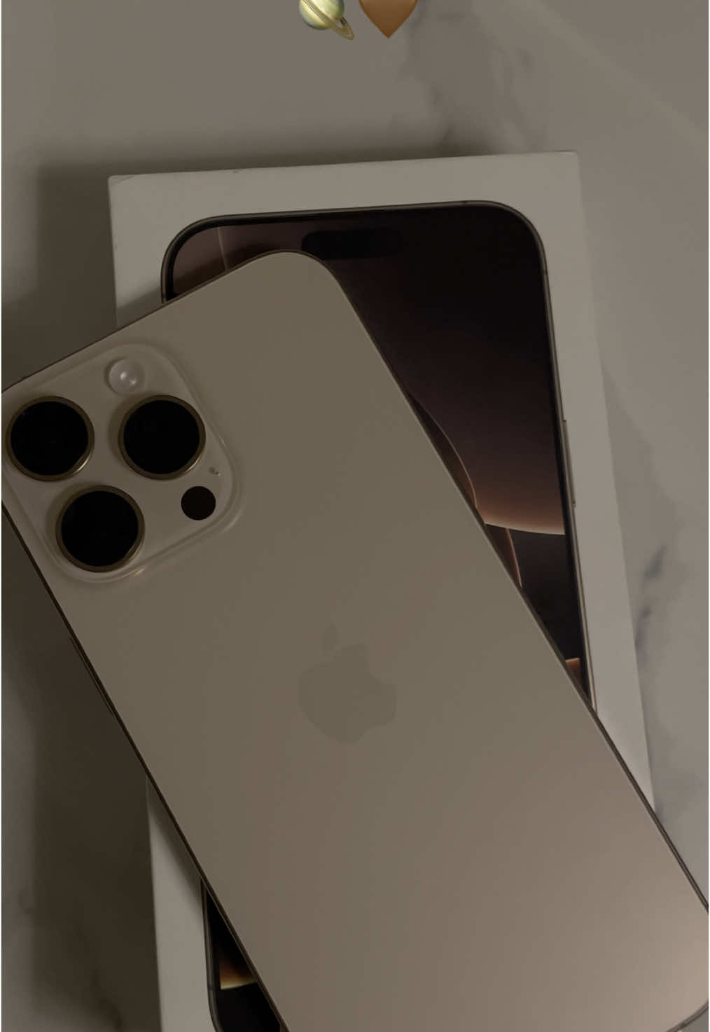 🙂‍↔️🤎🤎#iphone16promax  #iphone  #Love #explore #ايفون16بروماكس #تيتانيوم_الصحراء 