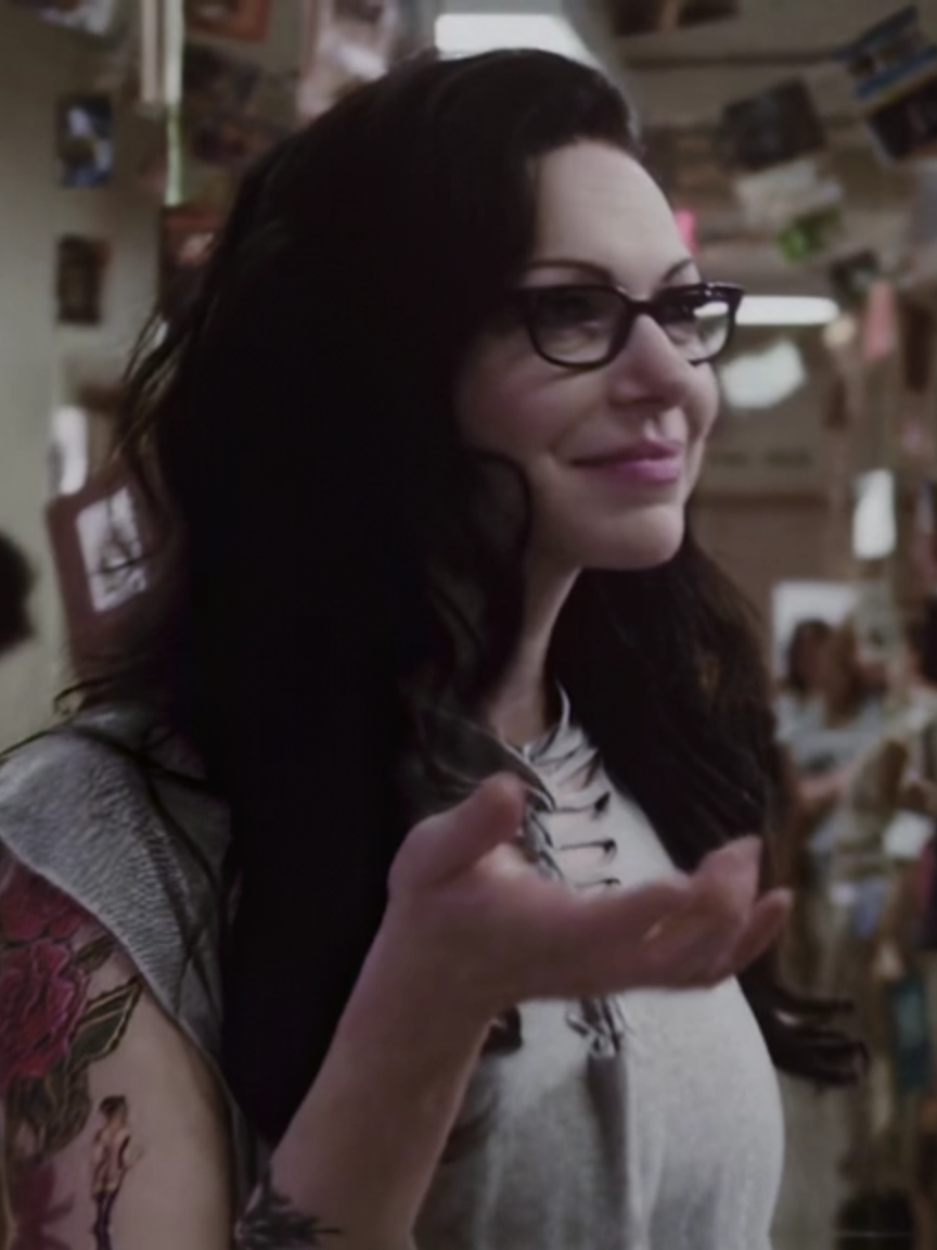 oh she knows it  #oitnb #orangeisthenewblack #alexvause #ae #fyp #edit #netflixseries #blowup? #aftereffectsedits #alexvauseedit #orangeisthenewblackedit #foryoupagee #aftereffectsedit #foru #blowthisupforme