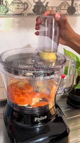 Ele processa, rala, corta, fatia, espreme, mixa, liquidifica… Tudo em um único aparelho! Estou simplesmente amando❤️ #multiprocessador #processadordealimentos #facilitasuavida #facilitanacozinha #donadecasa #praticidade #compra #philco 